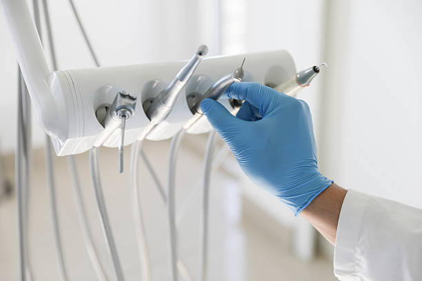 Professional Tooth Extraction technician working in Thunderbolt, GA